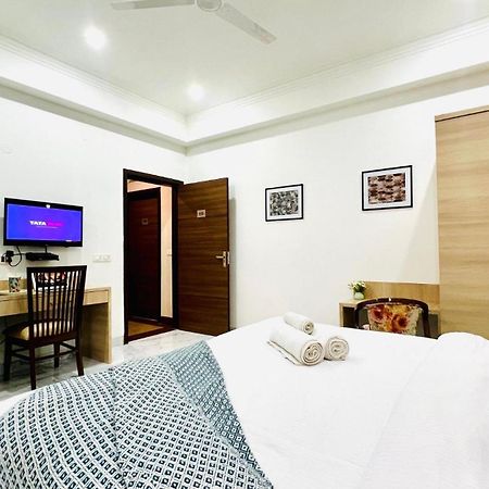 Bluo Studio2 Golf Course Road - Gym, Terrace Garden Gurgaon Exterior photo
