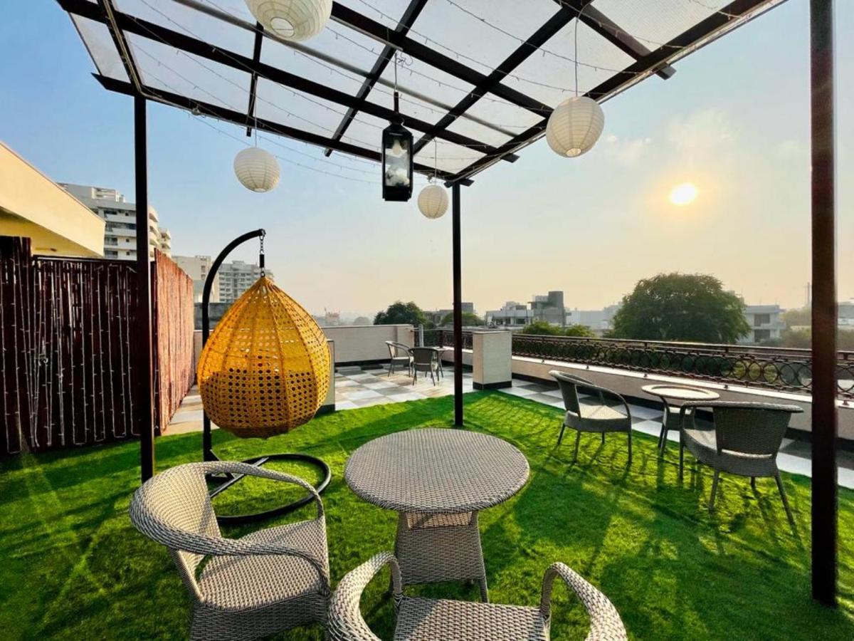 Bluo Studio2 Golf Course Road - Gym, Terrace Garden Gurgaon Exterior photo